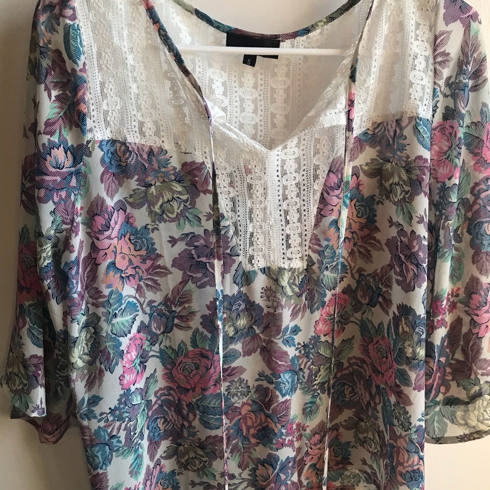 Flowy Floral and Lace Tunic